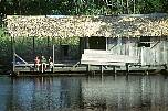 br96732schwimmendeshausmit3kindern.jpg